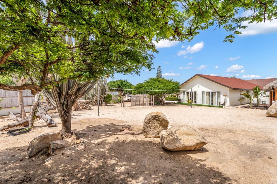 Property building, Garden, Garden view