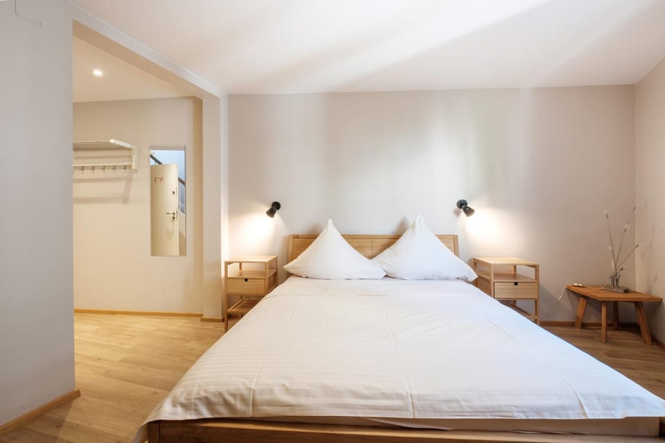 Bed, Photo of the whole room