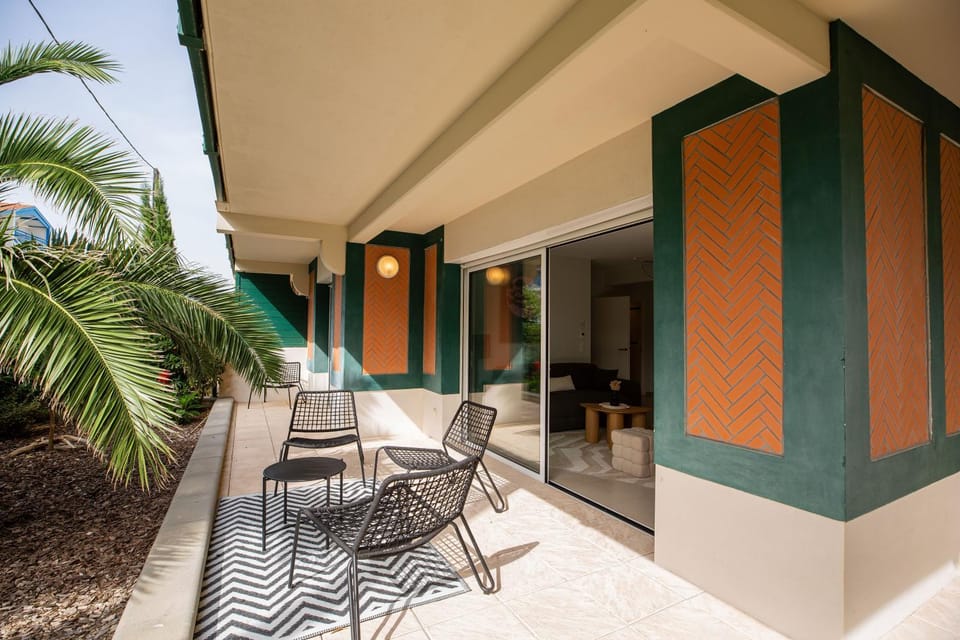 Patio, Day, Balcony/Terrace