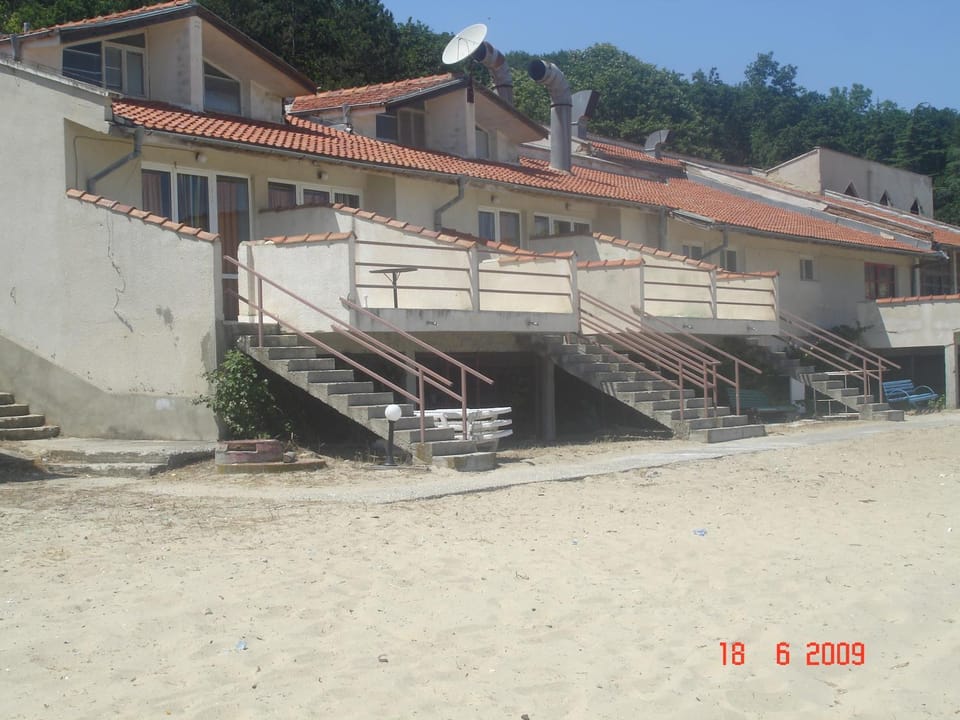 Letovishte Romantika Campground/ 
RV Resort in Varna Province
