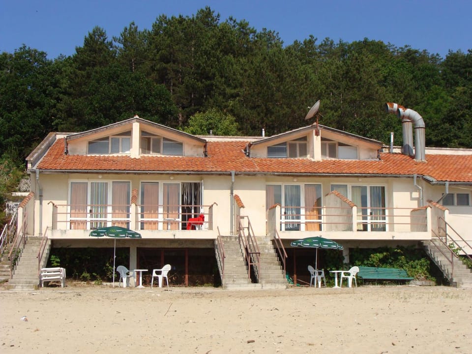 Letovishte Romantika Campground/ 
RV Resort in Varna Province
