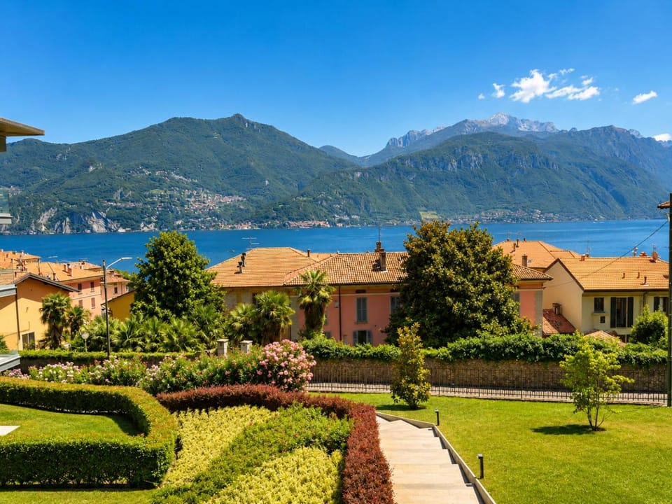 Property building, Nearby landmark, Spring, Day, Neighbourhood, Natural landscape, Garden, Garden view, Lake view, Mountain view