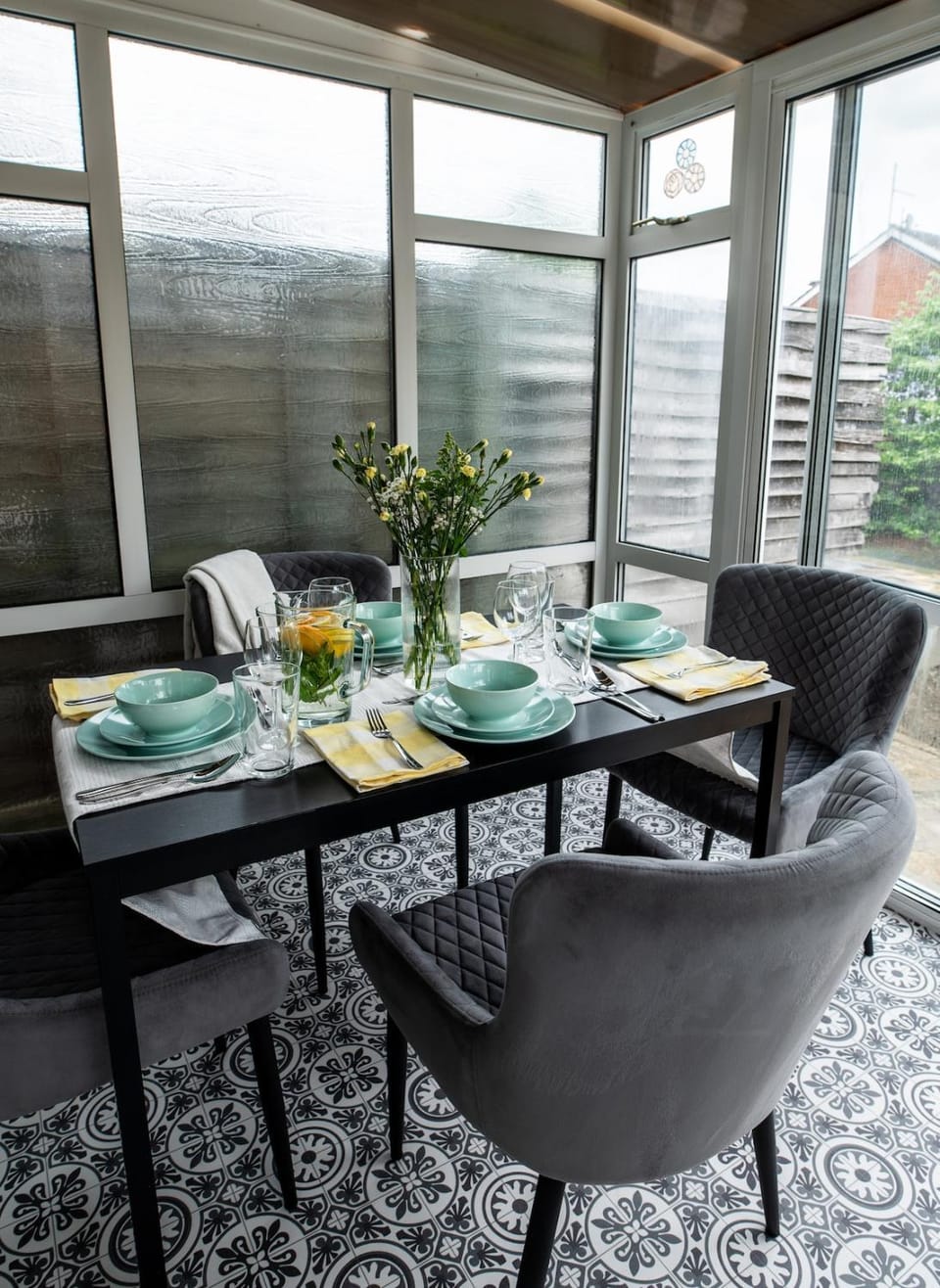 4Bedrooms - 7 Beds House, Garden, Free Parking, Sleeps 12 Bedford Apartment in Bedford