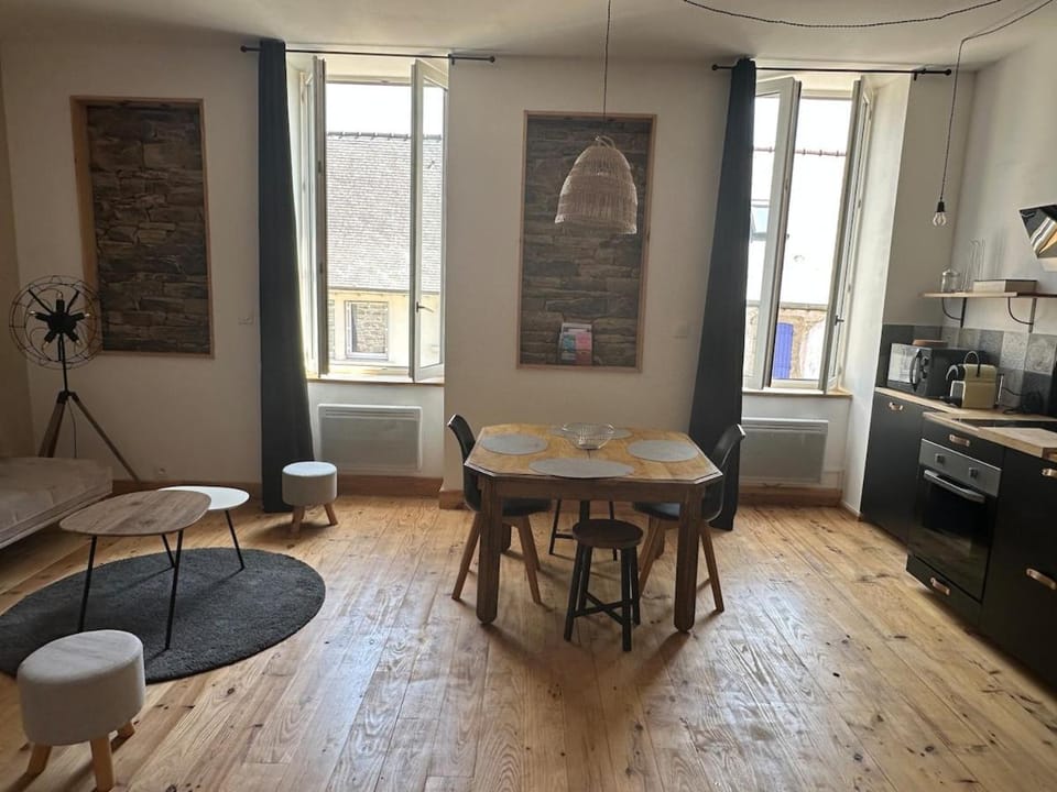 Kitchen or kitchenette, Living room