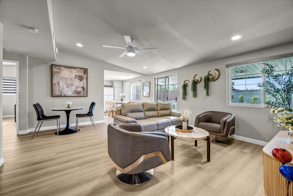 Modern 4BR Disney Villa Mini Golf & Game Room House in Garden Grove