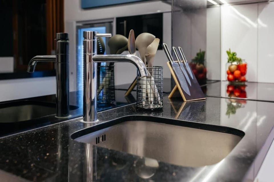 Kitchen or kitchenette, kitchen