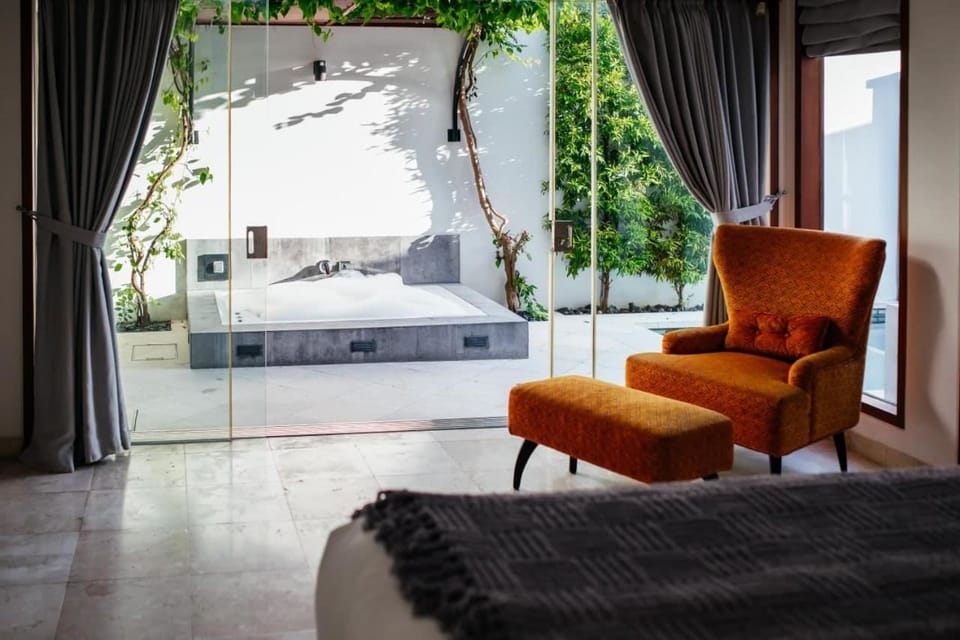 Other, Seating area, Bath