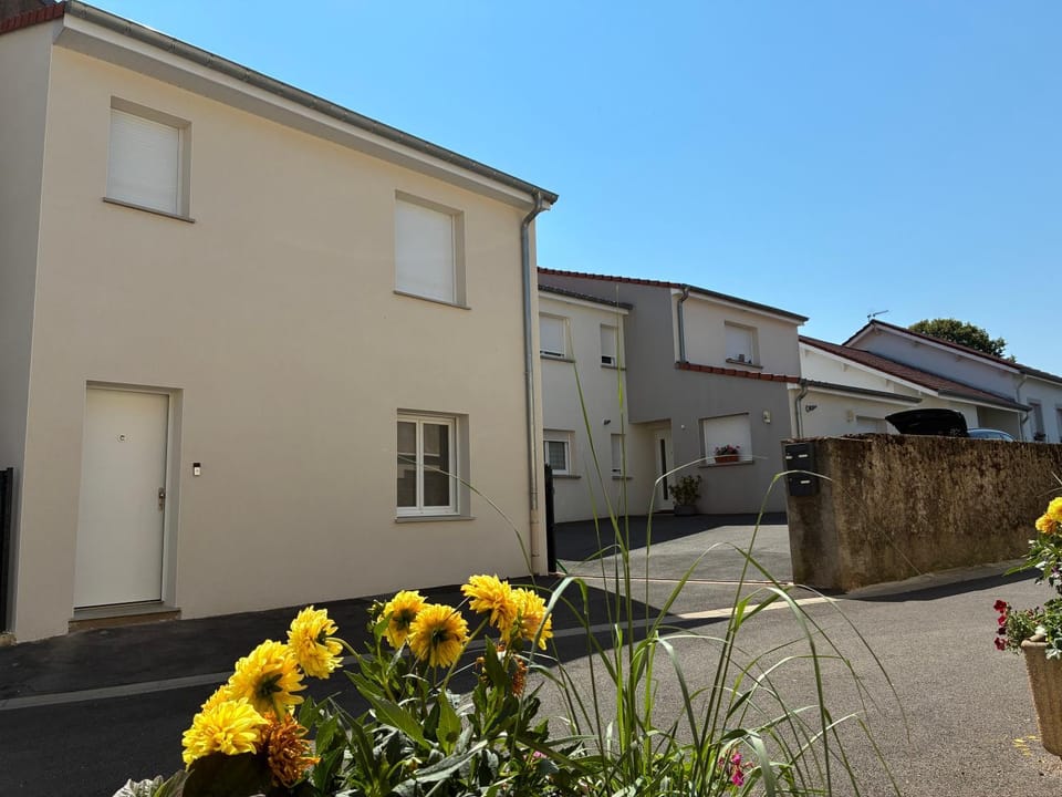 Appart orange 25 m2 neuf RDC Apartment hotel in Grand Est
