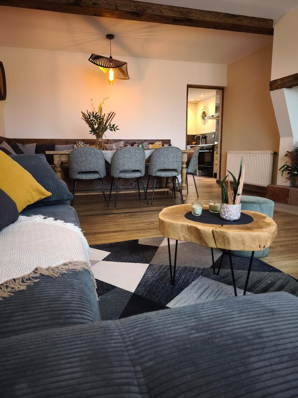 Communal lounge/ TV room, Living room, Seating area