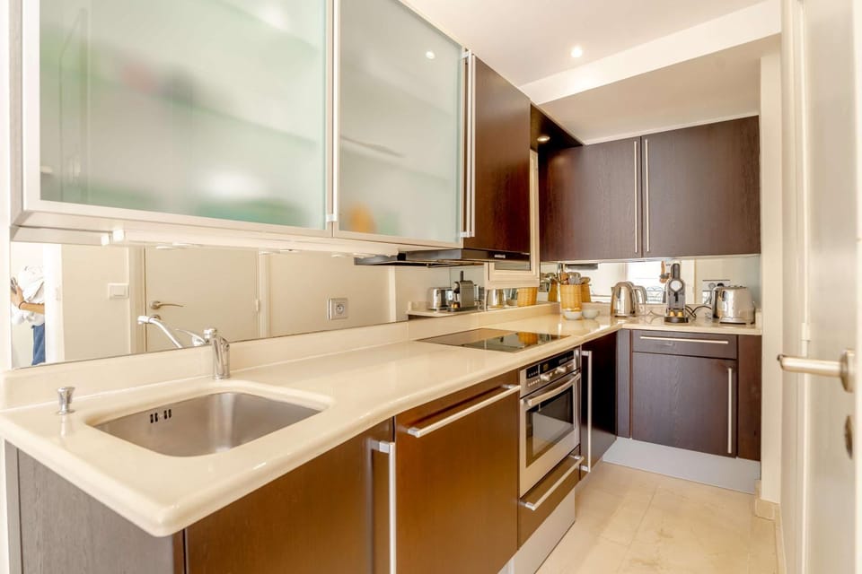 La Petite Sirene l Vue Mer La Ponche l Shellter-Rentals Apartment in Saint-Tropez