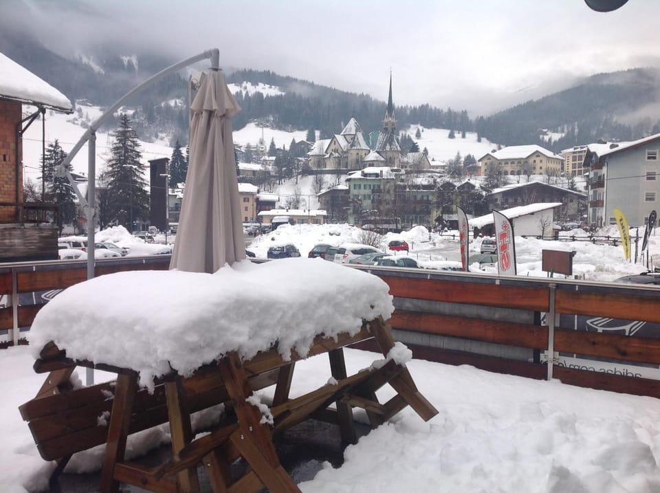 Property building, Balcony/Terrace