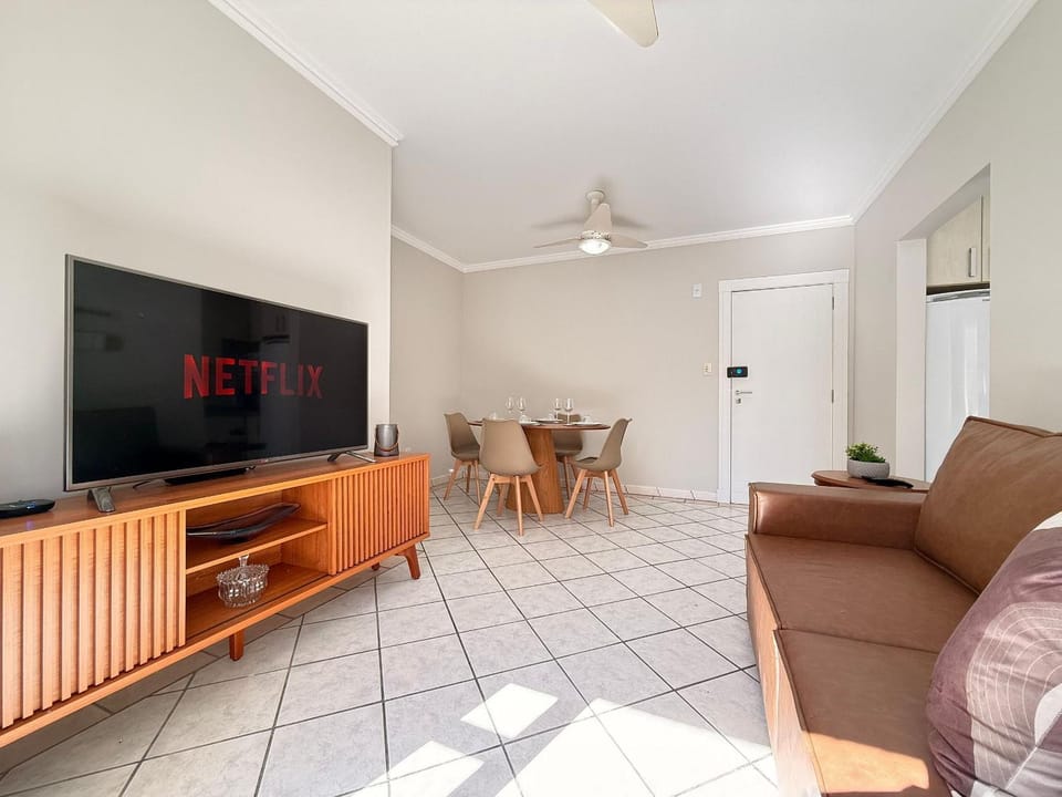 Communal lounge/ TV room, TV and multimedia, Living room, Evening entertainment