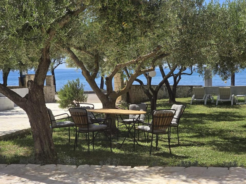 Olea 1930 - Charming Room For 2 With Sea View Apartment in Zadar County