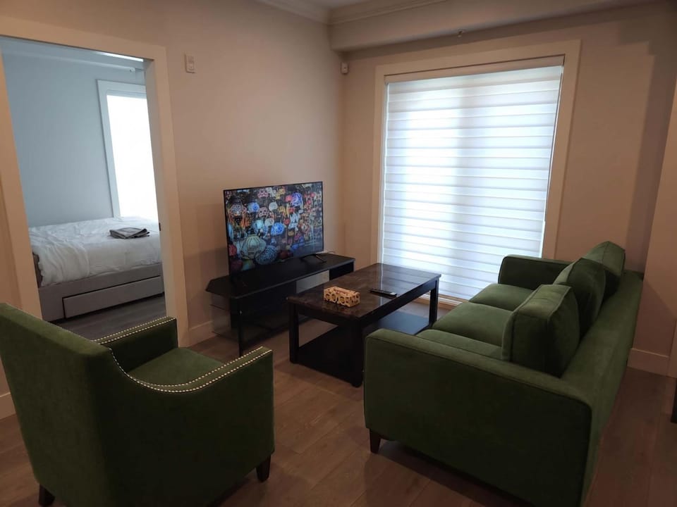 Bed, TV and multimedia, Living room, Bedroom
