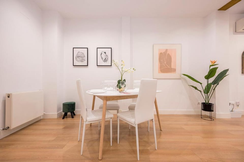 Fuencarral Lovely Balcony Apartment in Centro