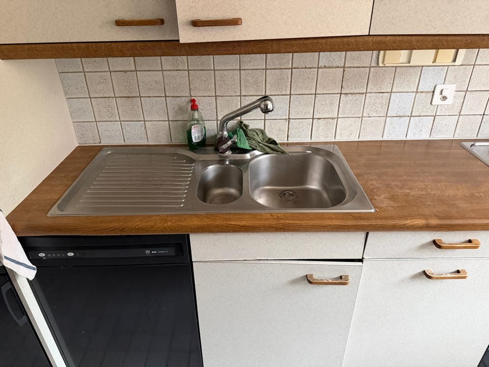 Spacious, furnished duplex apartment room in central Vevey Vacation rental in Montreux