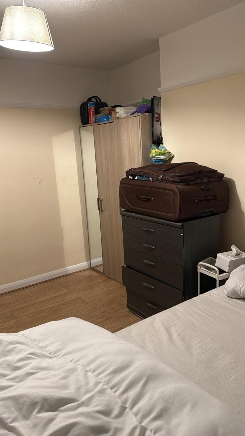 Spacious double room in a shared house Vacation rental in London Borough of Croydon