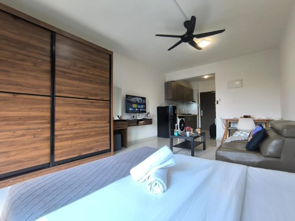 Central Park Cozy Studio with City View By Stay Apartment in Johor Bahru