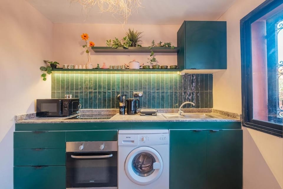 Riad-Style Studio, Fast Fiber, Private Parking Apartment in Marrakesh