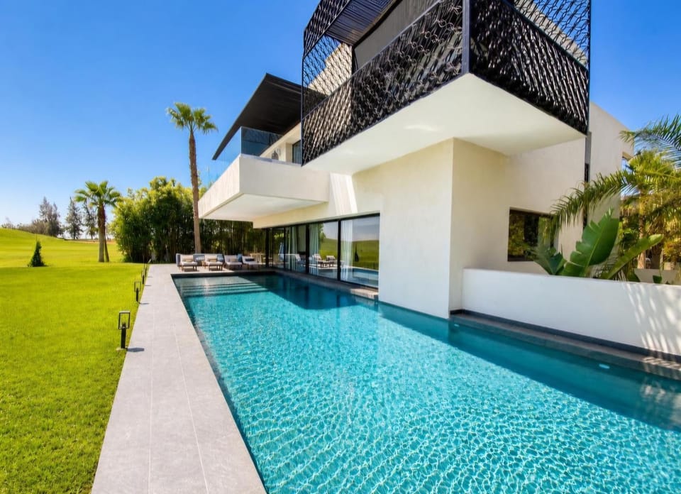 Property building, Day, Garden, Garden view, Pool view, Swimming pool, sunbed