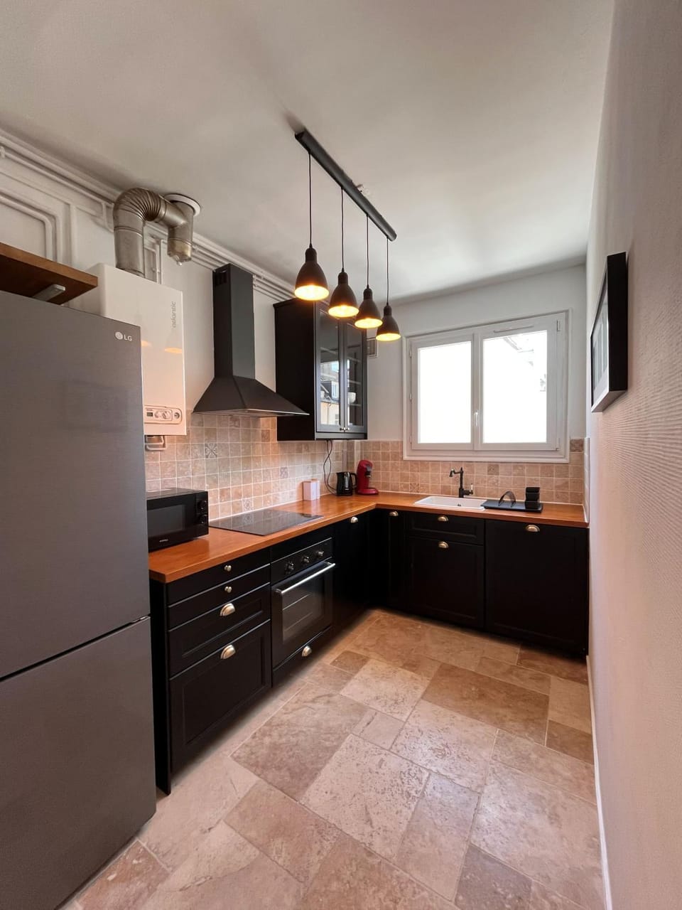 Kitchen or kitchenette, dishwasher