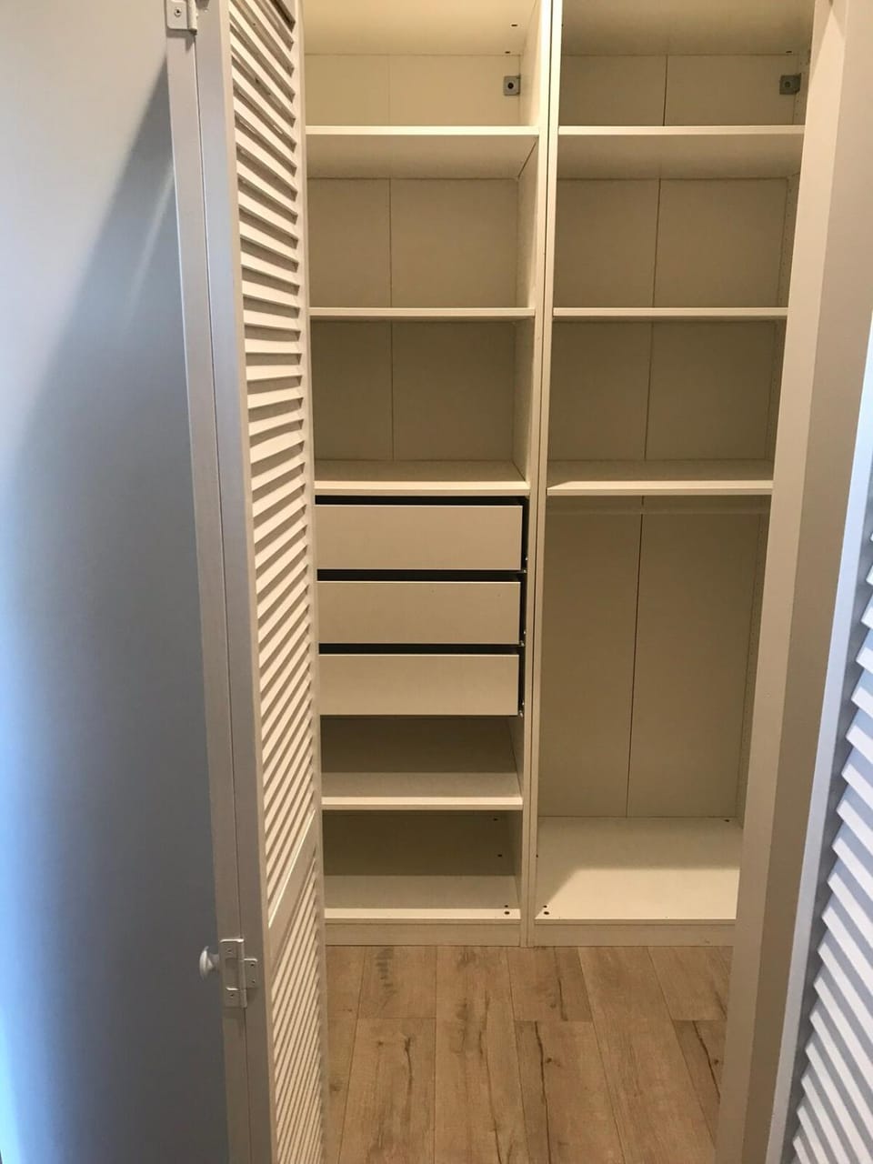Brand new luxury guest suite with laundry room Apartment in Canoga Park