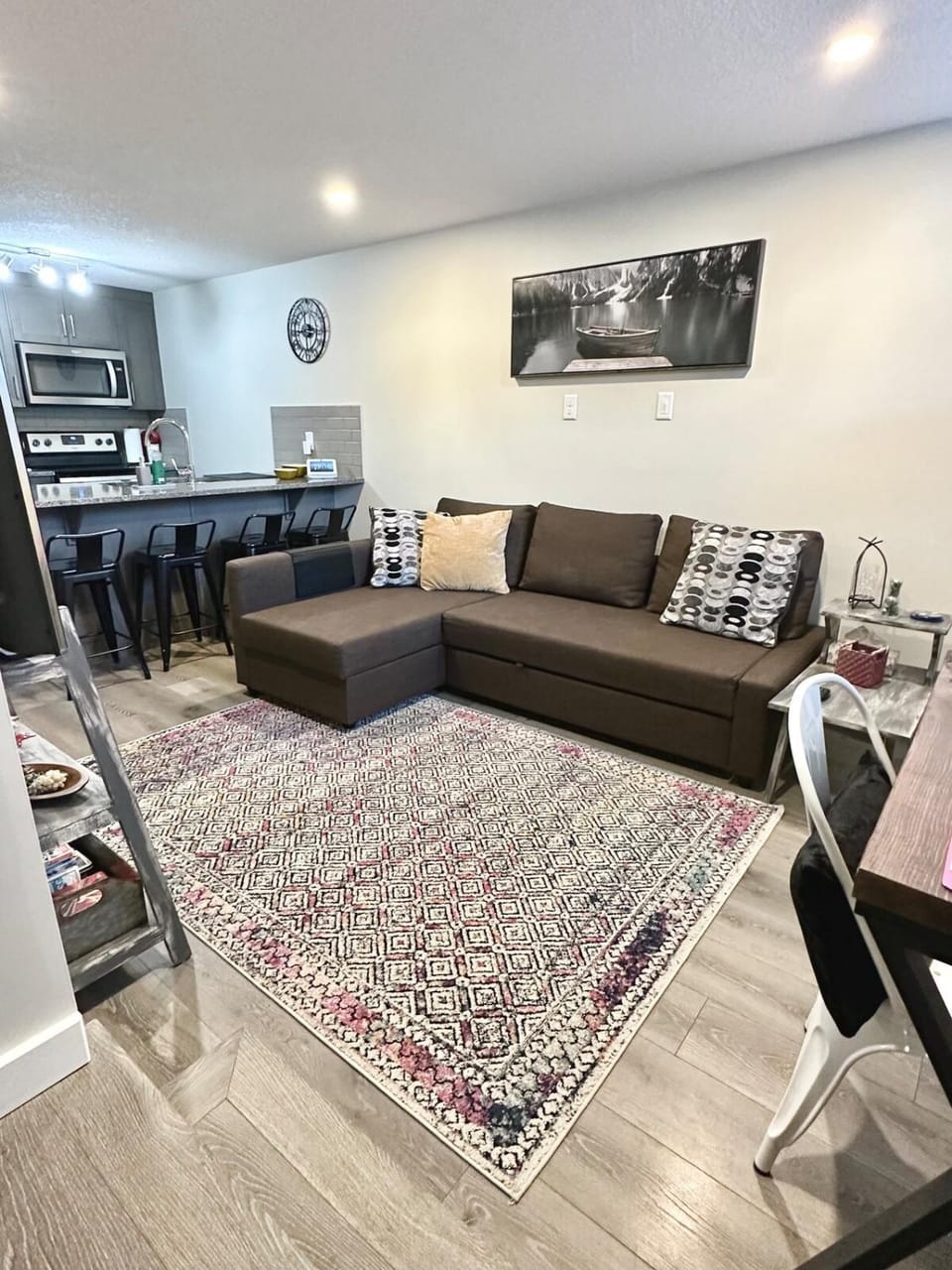 Walk to South Health Campus Pet friendly Unit Apartment in Calgary