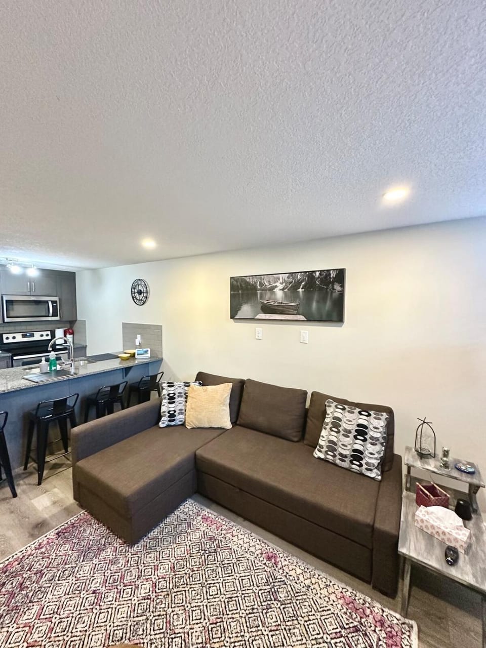 Walk to South Health Campus Pet friendly Unit Apartment in Calgary