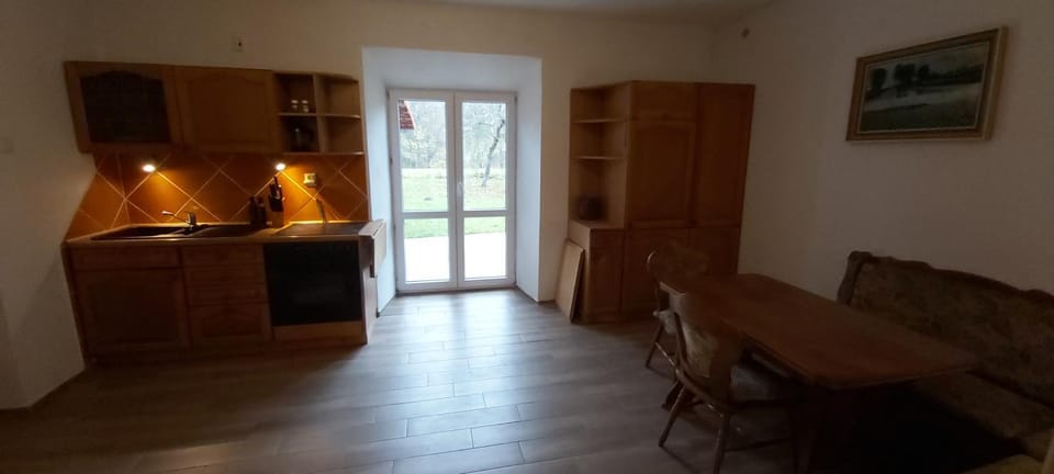 Kitchen or kitchenette, Kitchen or kitchenette
