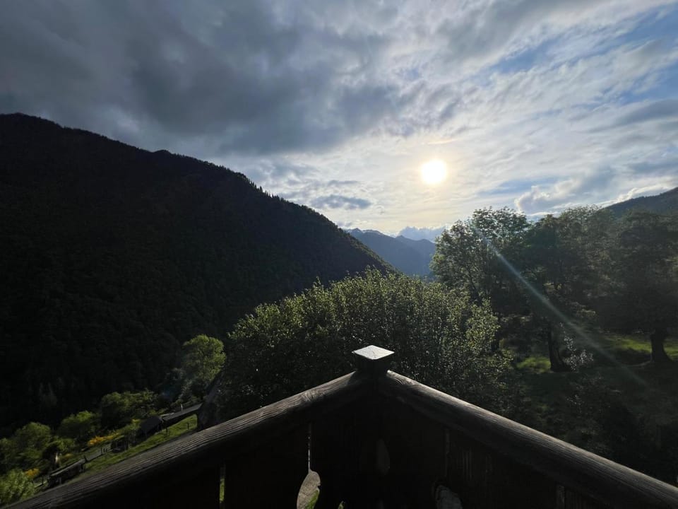 Chalet au cœur des Pyrénées avec jacuzzi Chalet in Occitanie