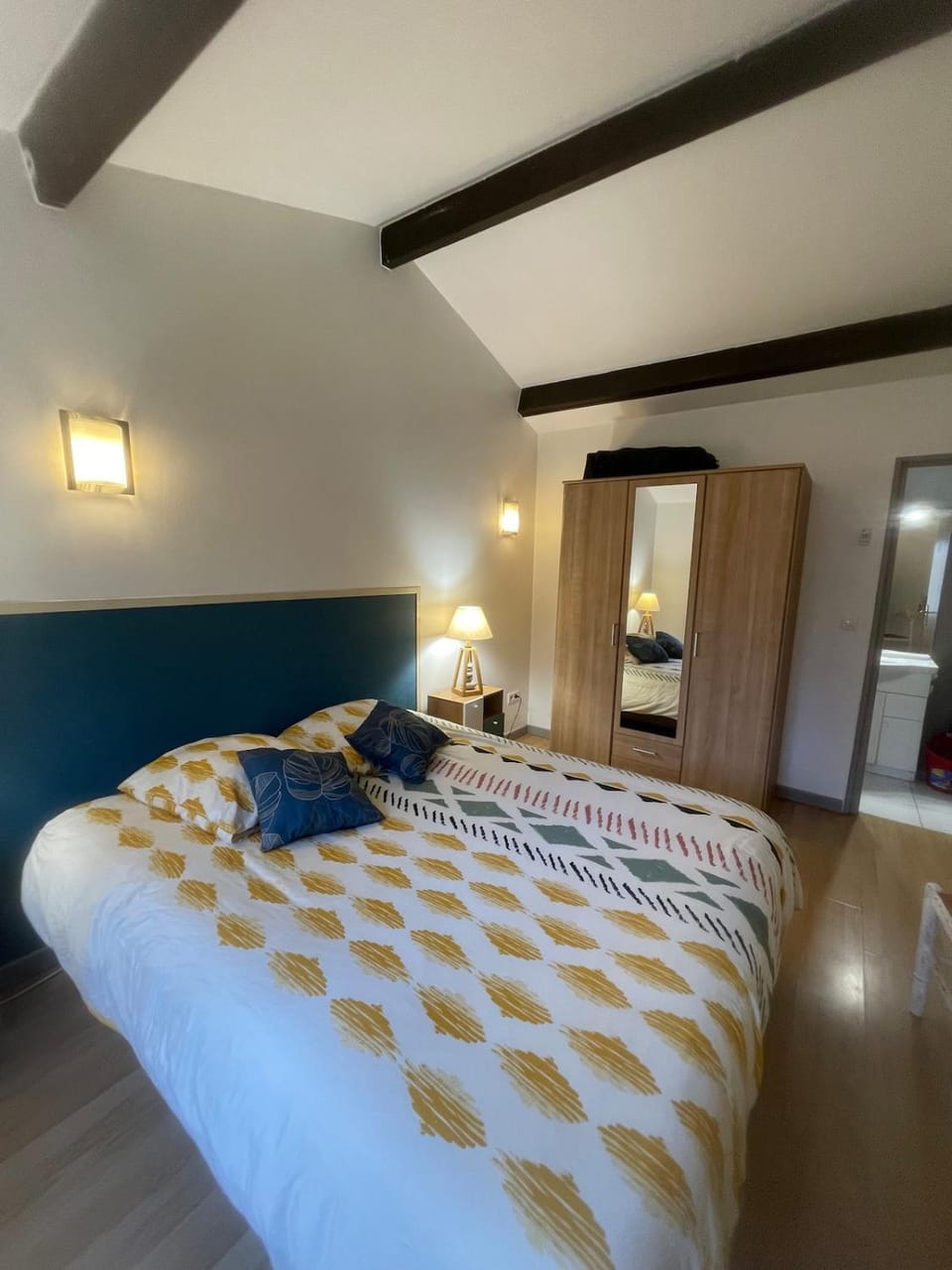 Bed, Photo of the whole room, Bedroom, wardrobe