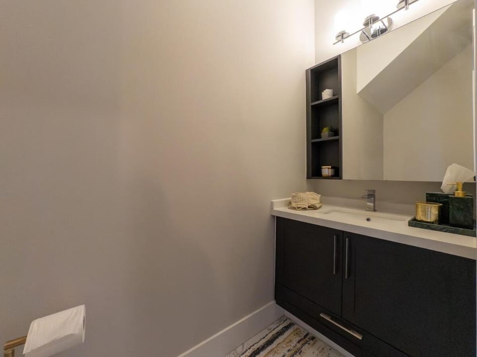 Bright & cozy 3 bedroom house perfect for families Villa in Halifax
