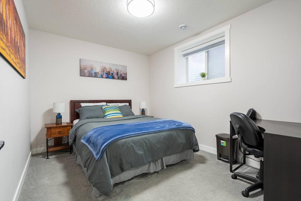 Bed, Decorative detail, Bedroom