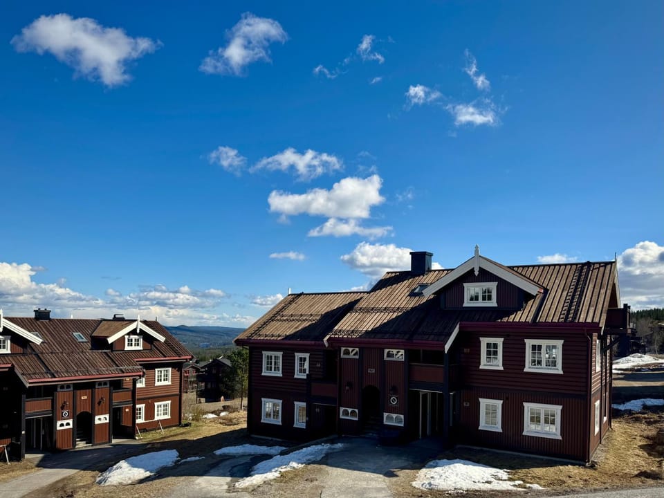 Property building, Day, Skiing, Parking