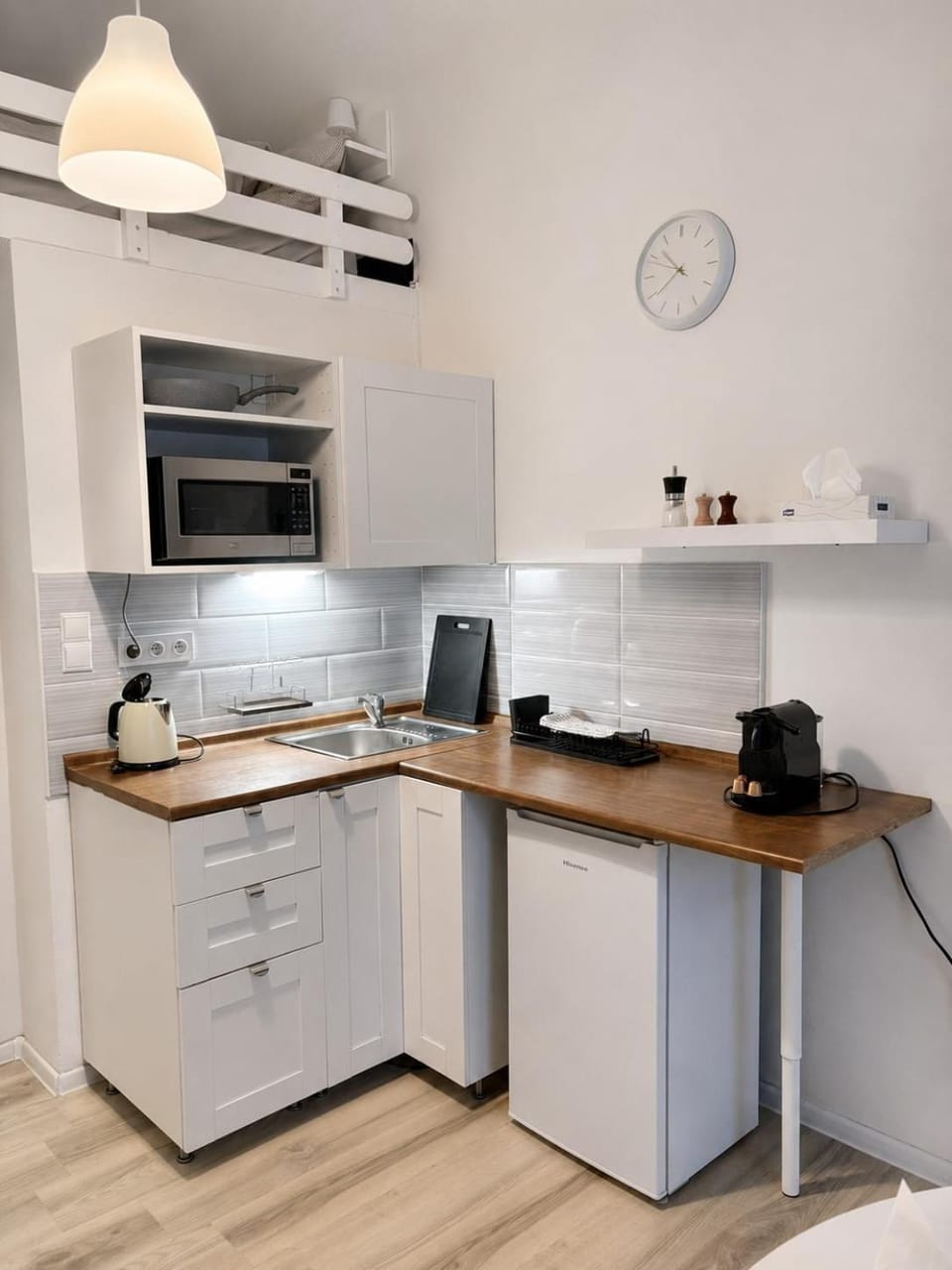 Kitchen or kitchenette