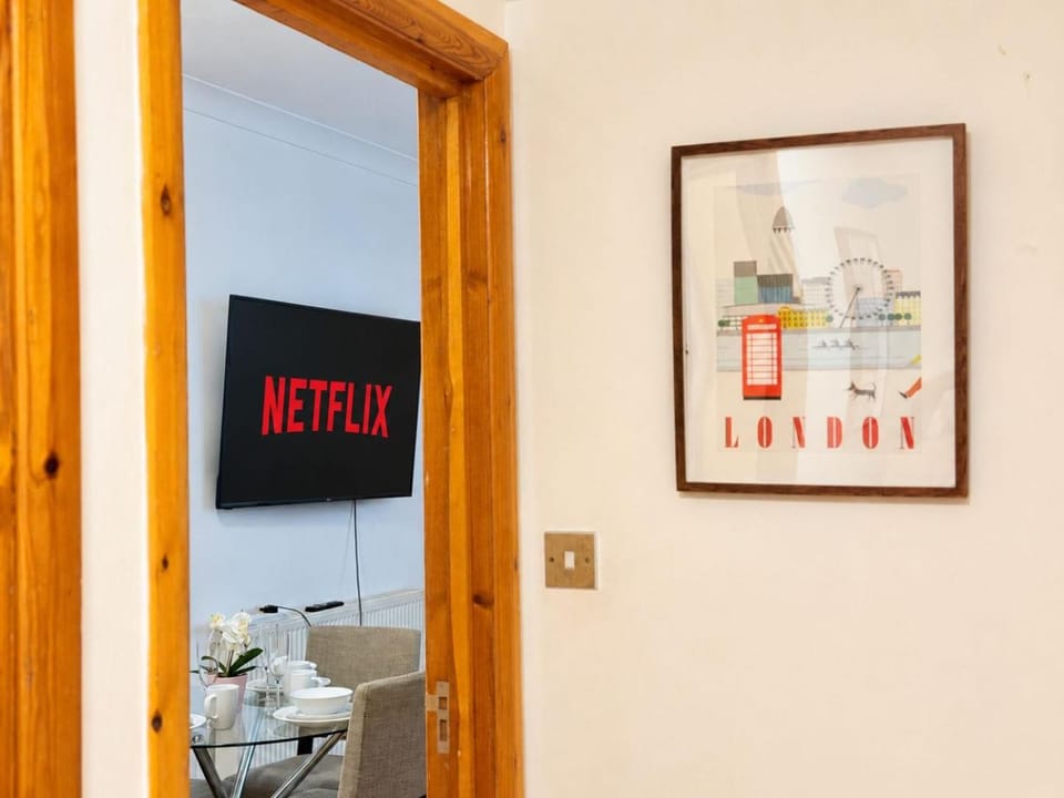 Basement Bloomsbury flat Apartment in London Borough of Islington