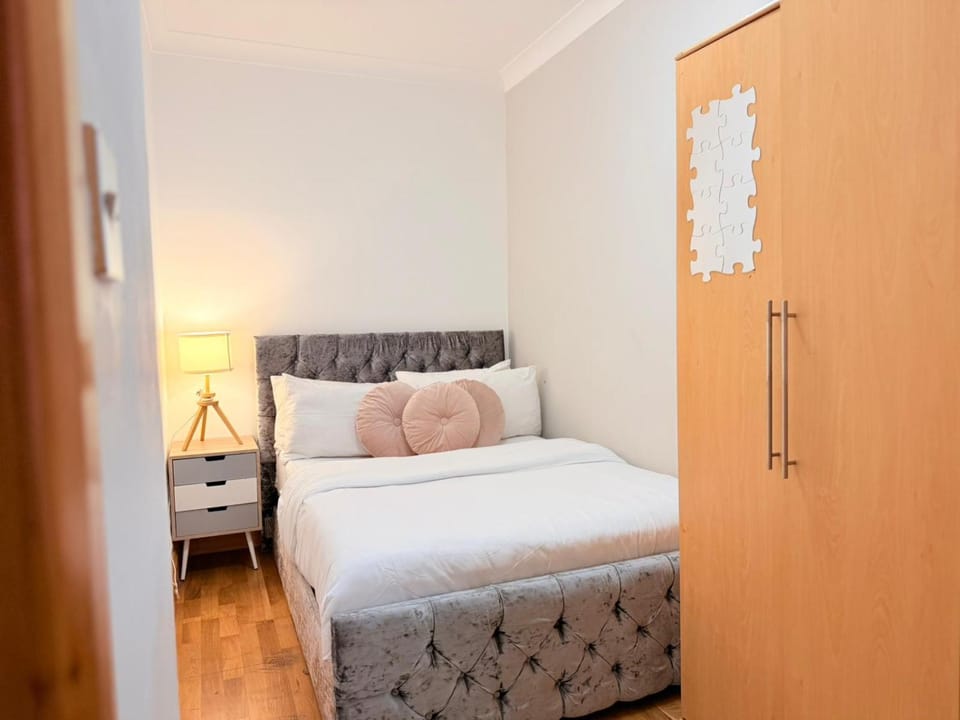 Basement Bloomsbury flat Apartment in London Borough of Islington