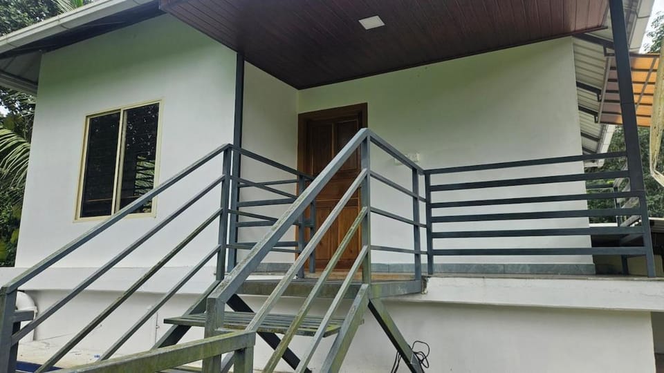 Mountain View Stay Near Munnar, BisonValley House in Kerala
