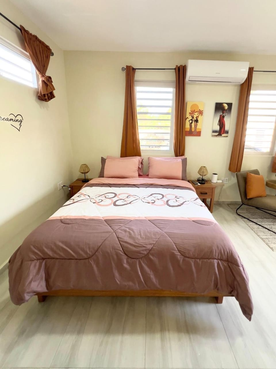 Centrally-Located Tropical Garden Studio Apartment in Willemstad