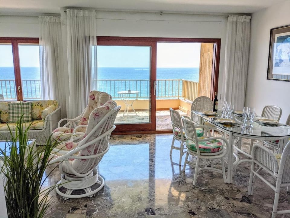 First line, oceanfront in St Antoni de Calonge Apartment in Baix Empordà