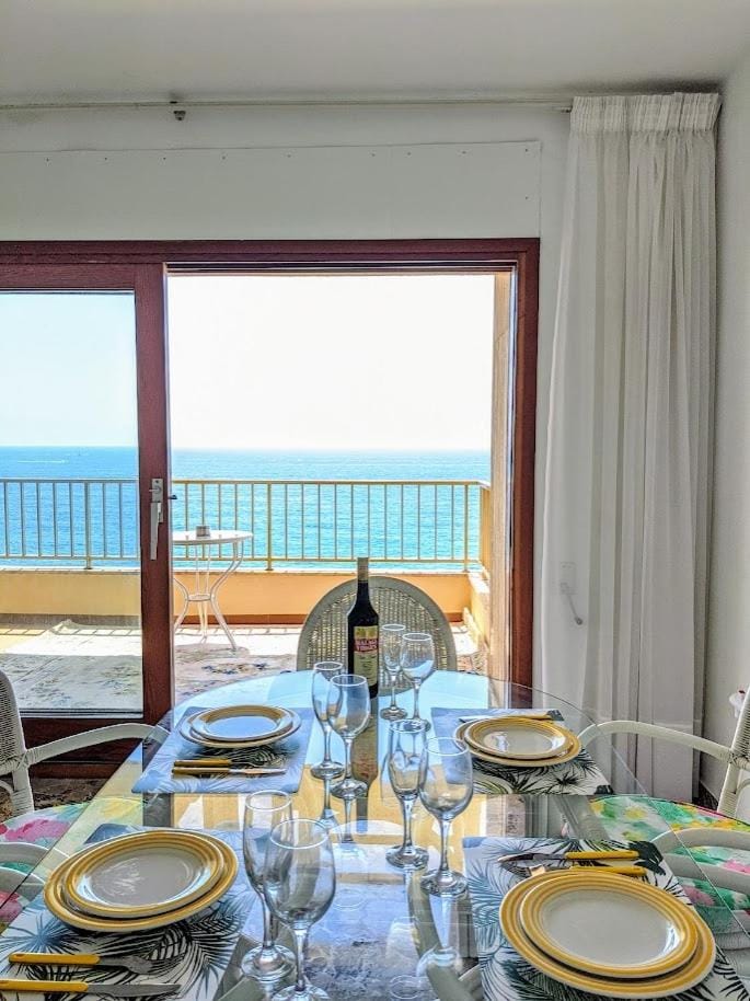First line, oceanfront in St Antoni de Calonge Apartment in Baix Empordà