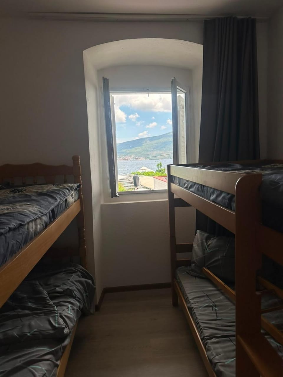 Sanrise Hostel Hostel in Kotor Municipality