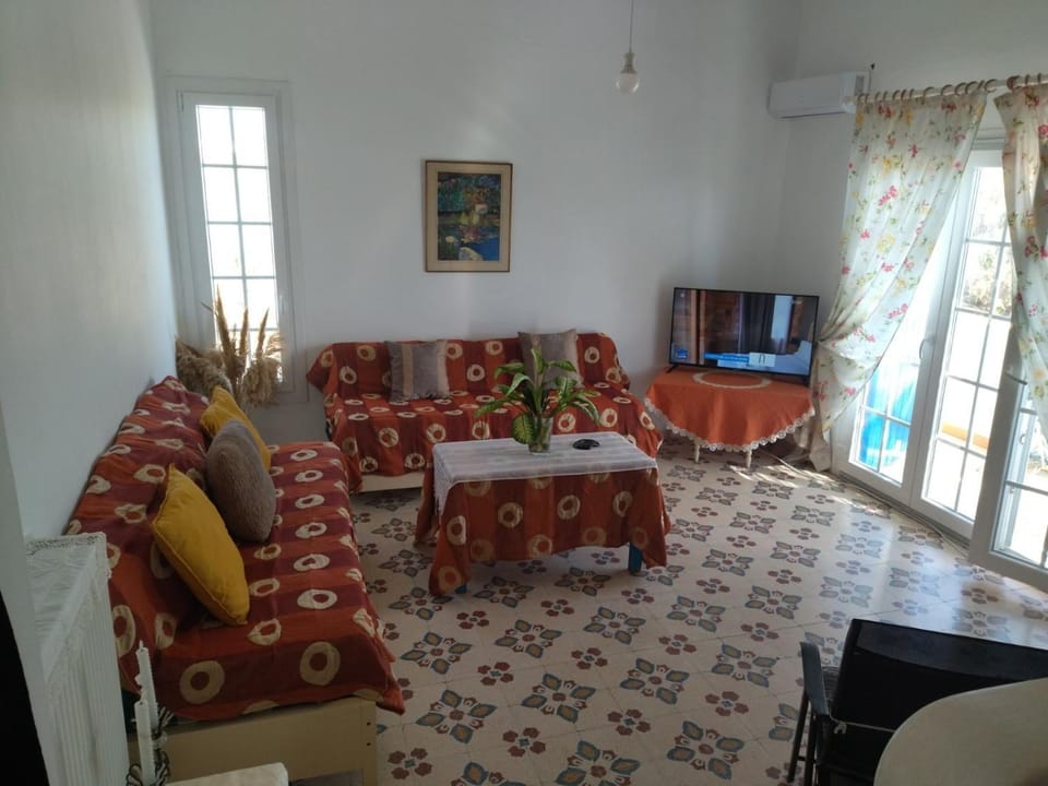Emilia's Home Apartment in Milos