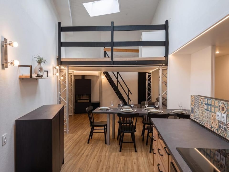 6 guests, Spacious, Free parking Apartment in Reims