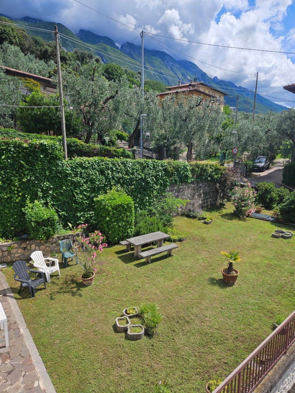 Panoramic Garden with Lake View Studio Apartment in Malcesine