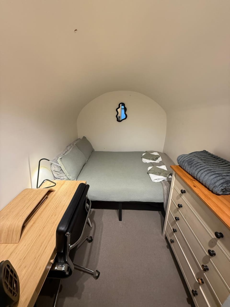 Self catered small flat Apartment in City of Westminster