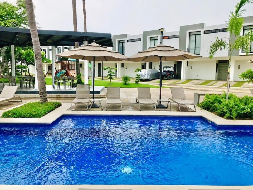 Relax at Casa 33 Pool Club and Security House in State of Nayarit