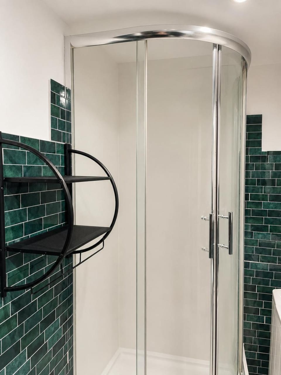 Emerald Vintage Apartment w centrum Kielc Apartment in Poland