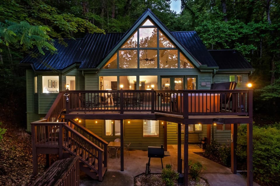 Property building, Patio, Night, Balcony/Terrace