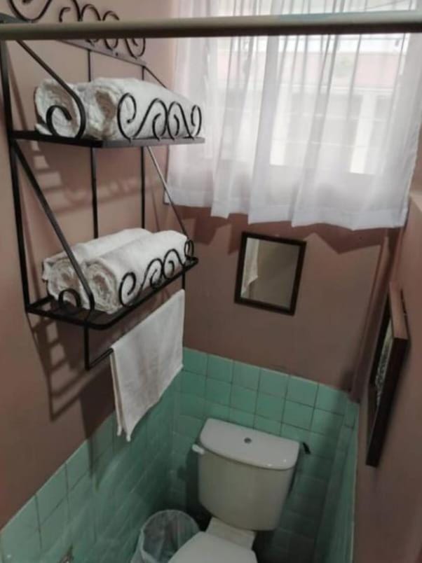 Hostal Genoveva Bed and Breakfast in San Salvador